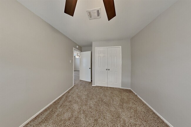 Building Photo - 16819 Kettle Creek Dr