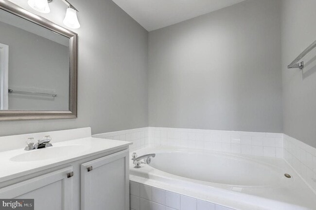 Building Photo - 13011 Cordelia Ct