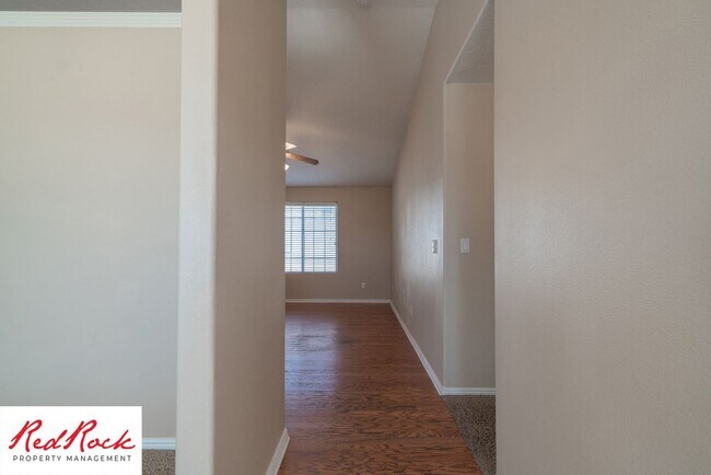 Building Photo - Pet Friendly - 4 Bed 2 Bath for rent in St. George