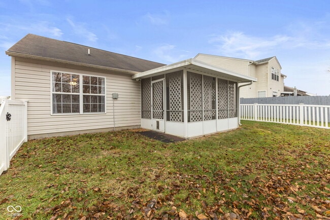 Building Photo - 5918 Remrod Dr