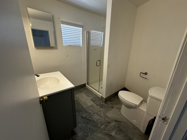 Building Photo - 10374 Lake Summit Dr