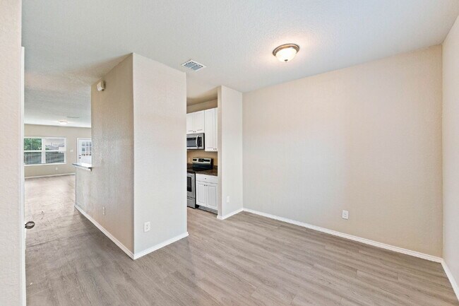 Building Photo - Comfortable Living in Converse – 3 Bedroom...