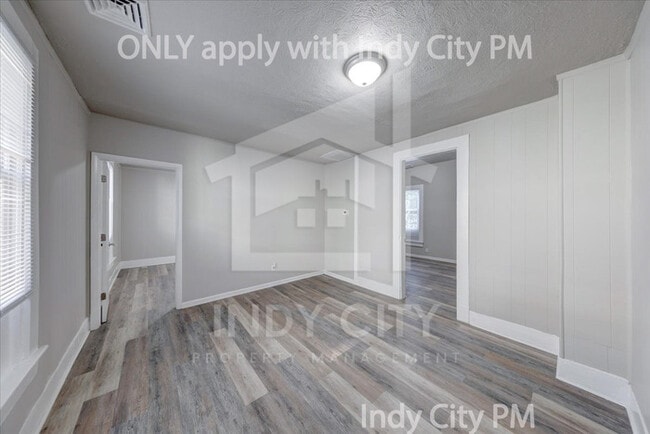 Building Photo - 53 E Raymond St
