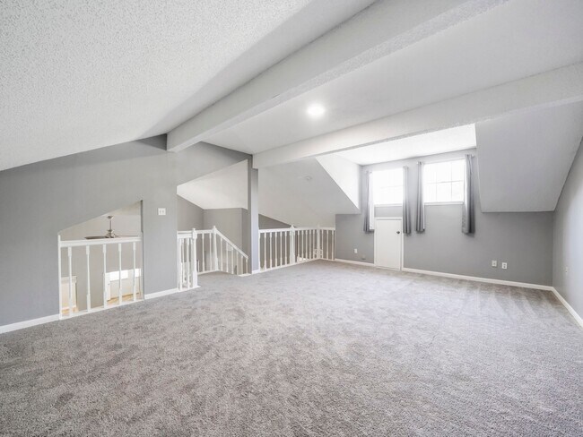 Building Photo - 3207 S Greenpark Dr