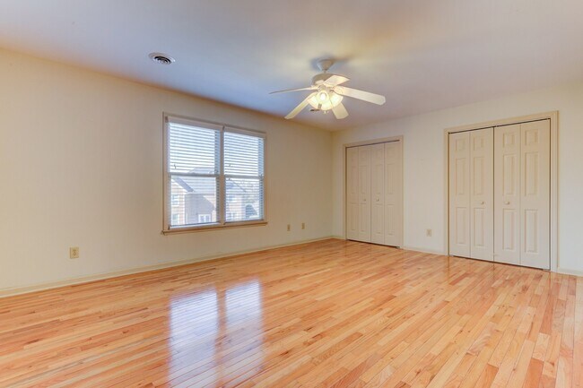 Building Photo - Farragut 37934 - 4 bedroom, 2.5 bath home ...
