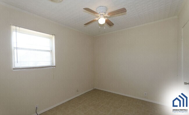 Building Photo - Affordable 3 bedroom 1 bath house COMING SOON!