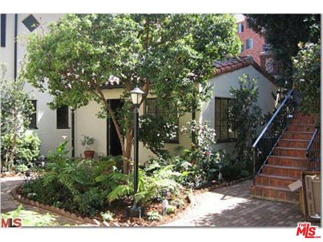 Building Photo - 10840 Lindbrook Dr
