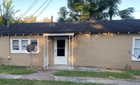 Building Photo - 521 10th Ave