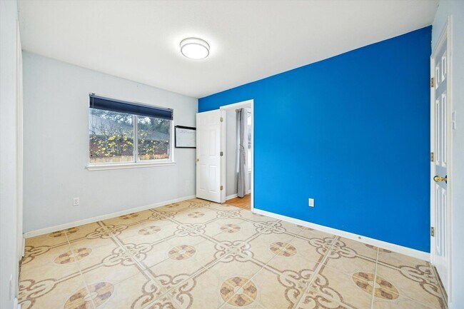 Building Photo - 101 Muscovy Ln