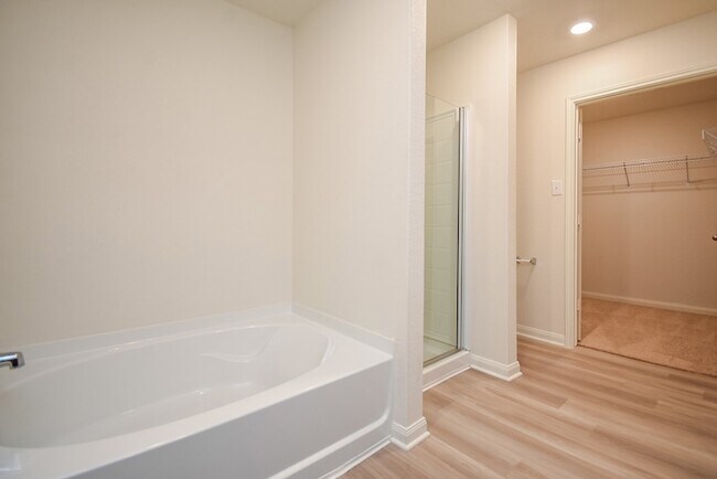 Building Photo - 405 Texas Olive Dr