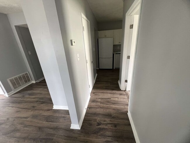 Building Photo - 2 Bed | 1 Bath | Spacious Backyard