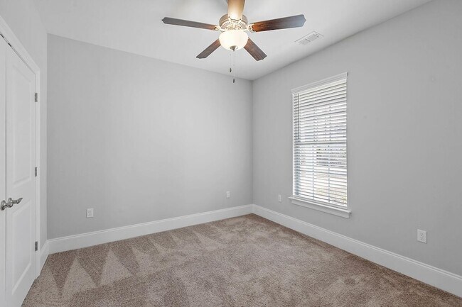 Building Photo - 118 Shelby Dr