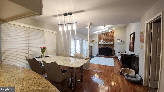 Building Photo - 6453 Springhouse Cir