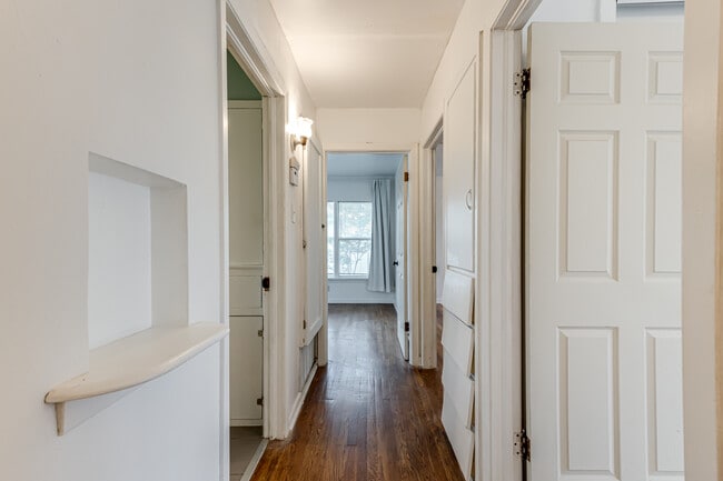 Building Photo - 354 Brettonwood Dr