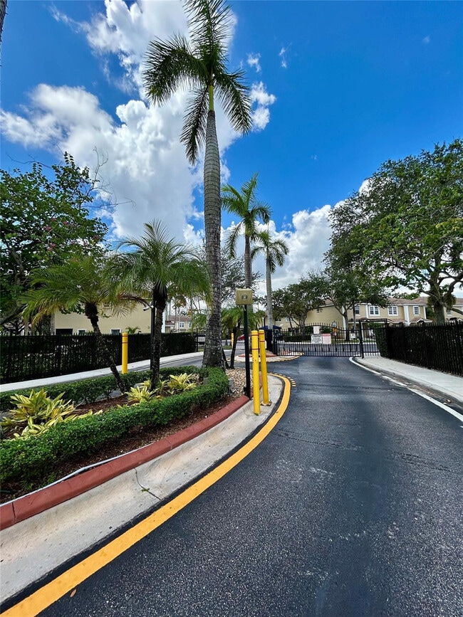 Building Photo - 711 SW 122nd Ave