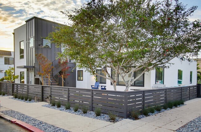Building Photo - 426-426 Arbor Dr