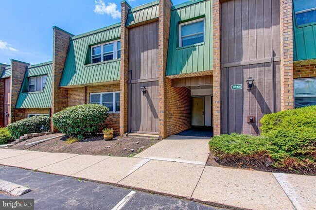 Primary Photo - 119 Meadowview Ln