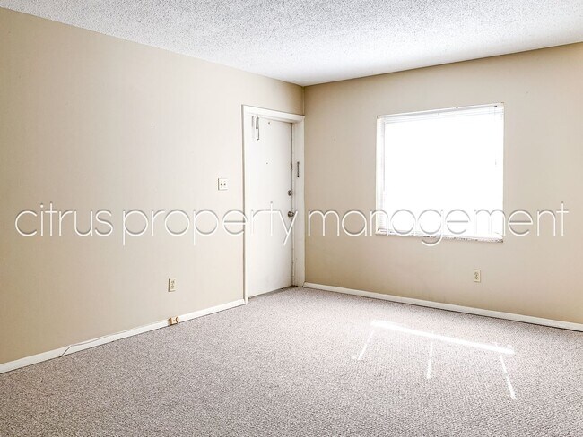 Building Photo - McLean Fairway 3036B