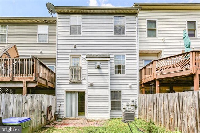 Building Photo - 504 Tolbelt Ct