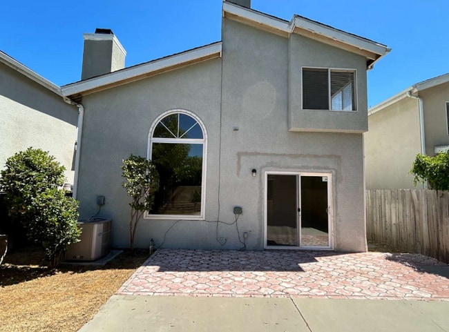 Building Photo - 9324 Burnet Ave