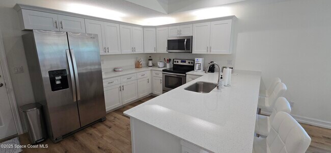 Building Photo - 6882 3rd St
