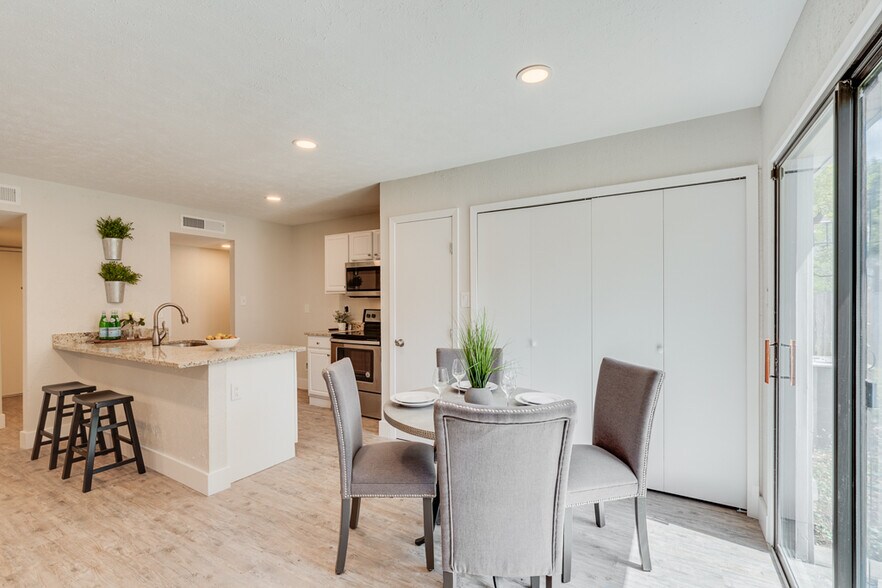 Building Photo - 3805 Longmeadow Way