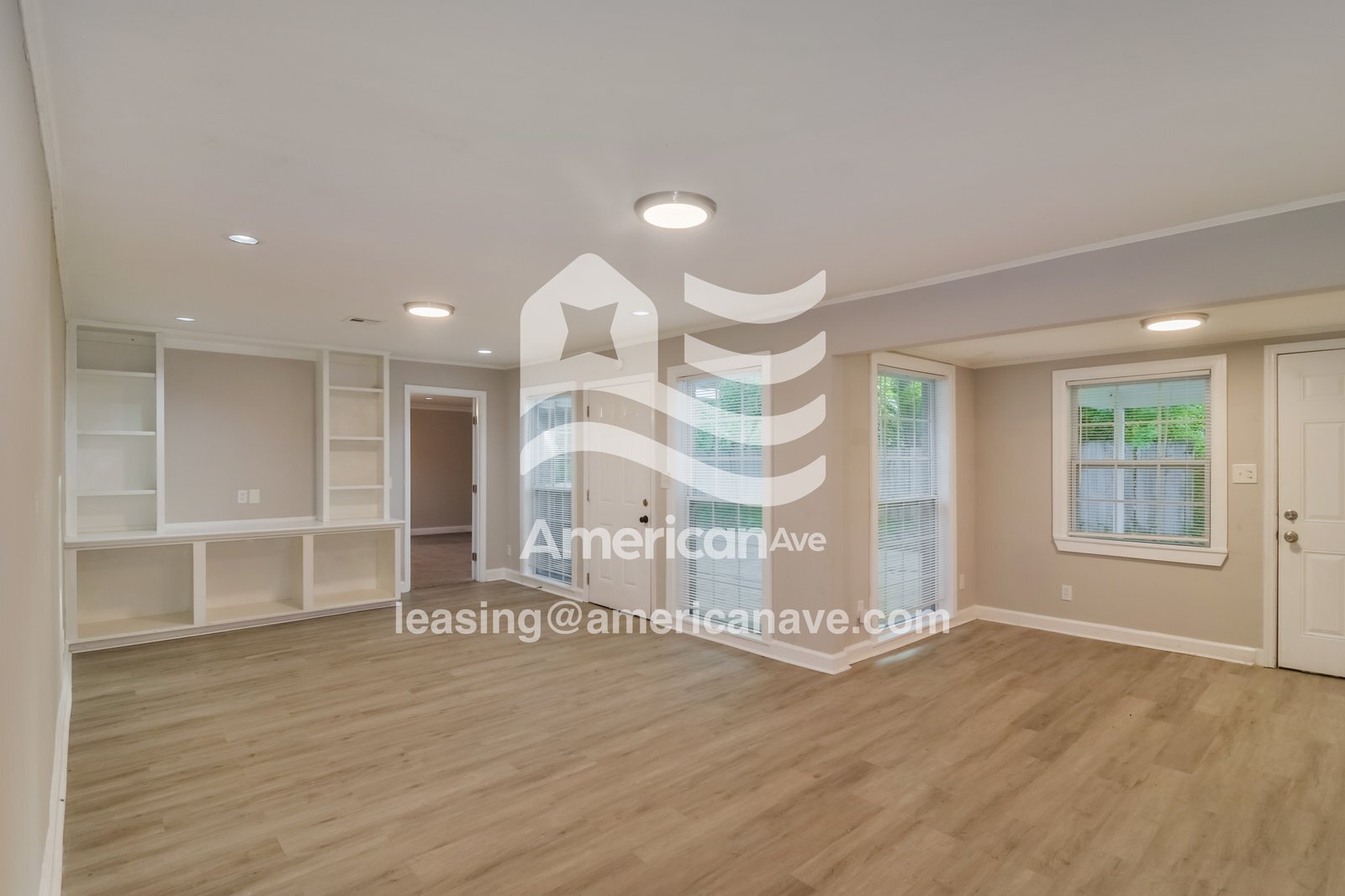 Building Photo - 2716 Colonial Dr