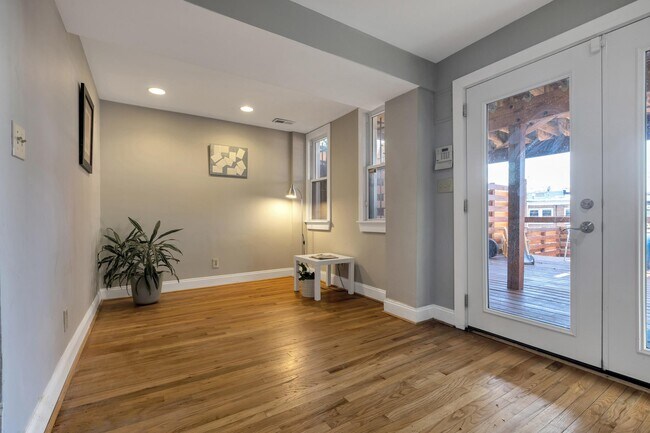 Building Photo - 4622 New Hampshire Ave NW