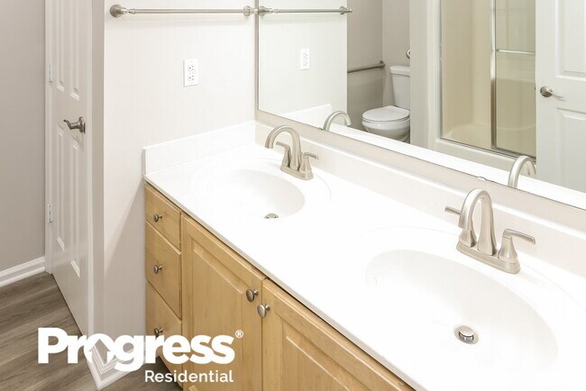 Building Photo - 217 Walter Ct