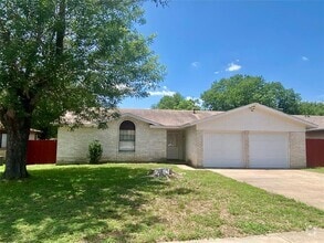 Building Photo - 1202 Meadgreen Dr