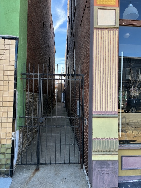 Building Photo - 3407 California Ave