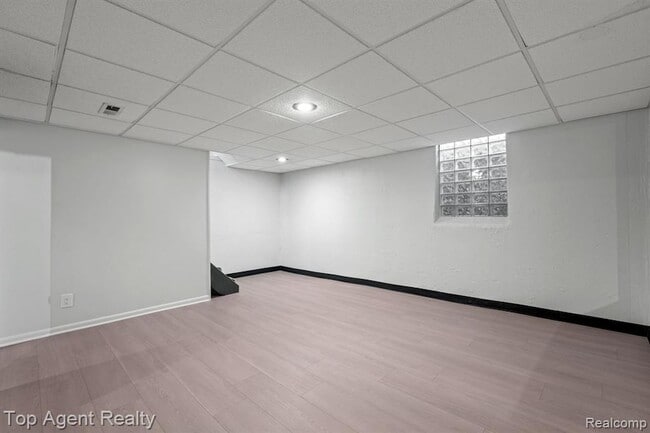 Building Photo - 1724 Graefield Rd