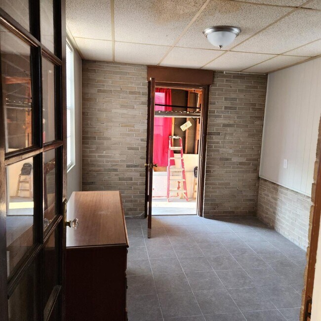 Building Photo - 7927 Reid Ave