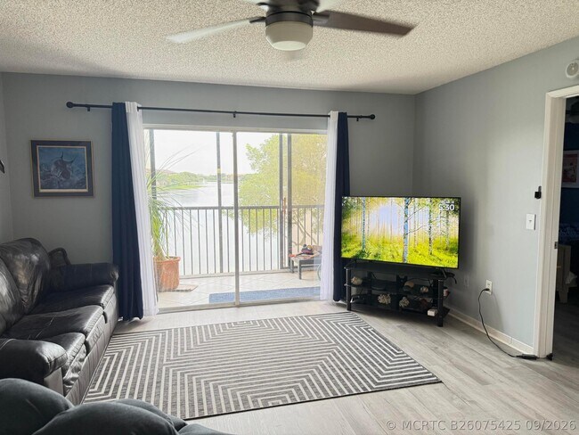Building Photo - 13800 SW 5th Ct