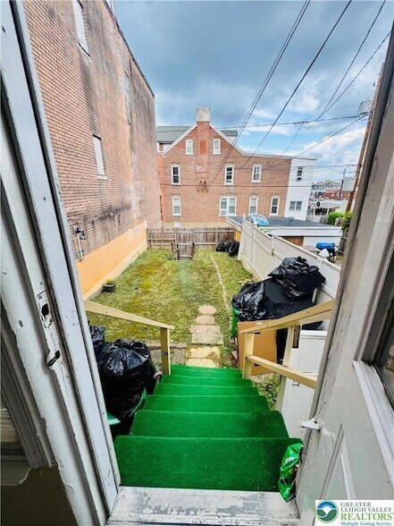 Building Photo - 1523 W Chew St