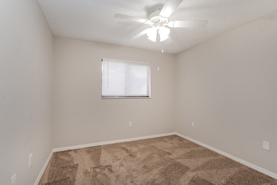 Building Photo - 3577 Raintree Ln