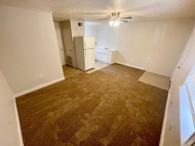 Building Photo - 1 Bed/1 Bath Apartment for Rent in Downtow...