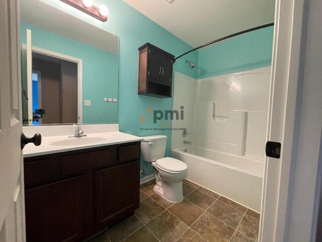 Building Photo - 10880 Mississippi St