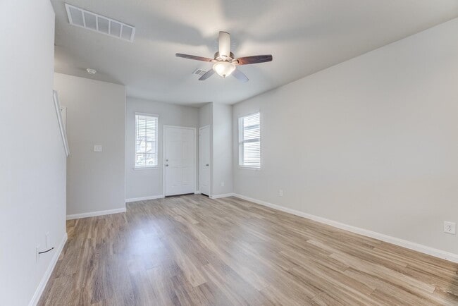 Building Photo - 5842 Adelaide River Dr