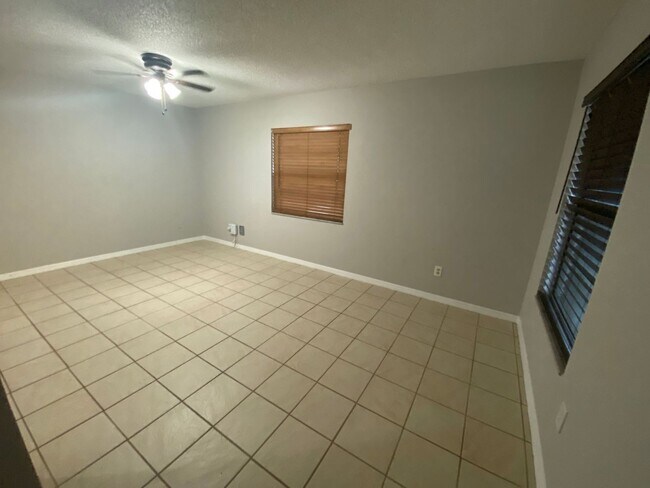 Building Photo - 2704 Tortoise Cv