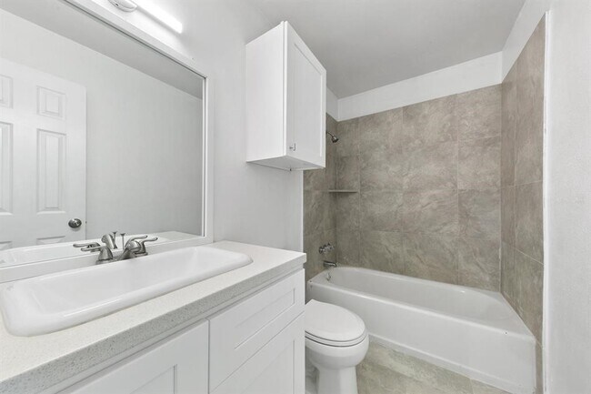 Building Photo - 1312 W Adoue St