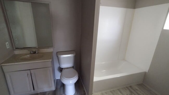 Building Photo - 2 Bedroom 2 Bathroom Home In Granbury