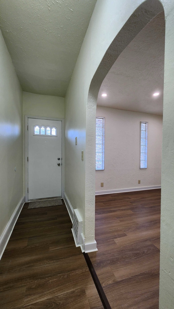 Building Photo - 121 Bausman St