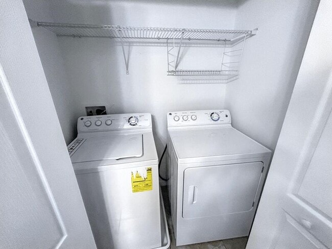 Building Photo - 9872 Trumpet Vine Loop