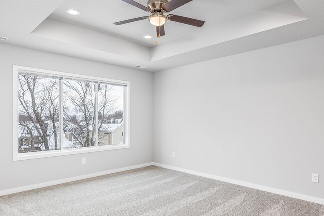 Building Photo - Modern Comfort in the Heart of Norwalk