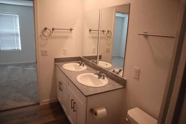 Building Photo - ~Pristine 2024 Luxury Home with Majestic Mountain Views~