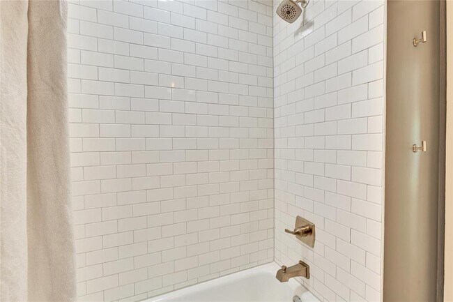 Building Photo - 3000 Mohawk Rd