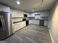 Building Photo - 2042 Lenhart Rd