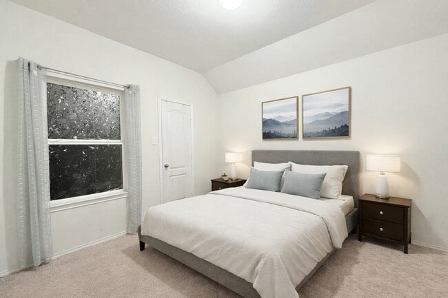 Building Photo - 15515 Islandview Ln