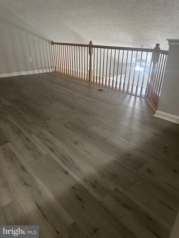 Building Photo - 405 Park Cove Dr